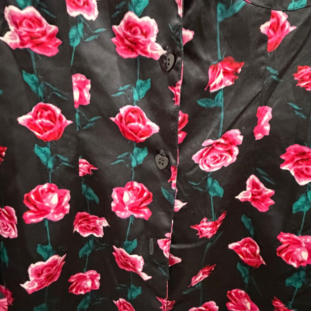 Betsey Johnson Pink Floral Pajama Top Black Satin Heart Buttons Bow Coquette - Picture 4 of 6